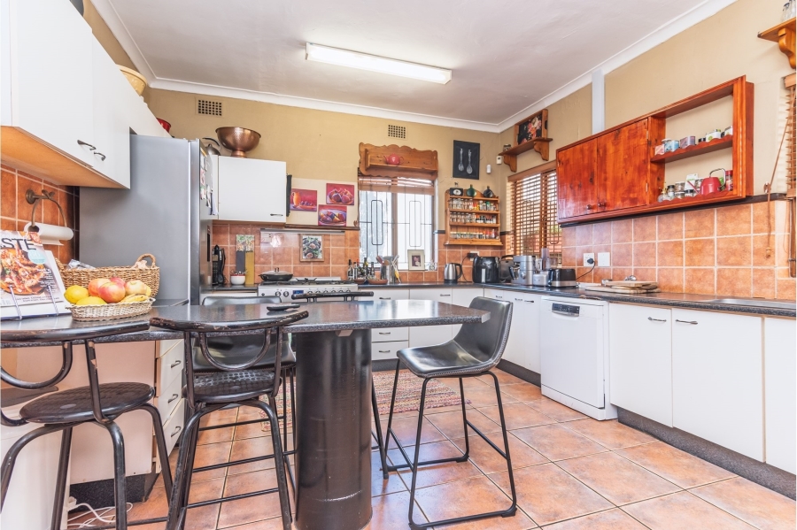 5 Bedroom Property for Sale in Fish Hoek Western Cape